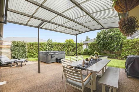 Photo of property in 6 Holly Place, Rototuna North, Hamilton, 3210