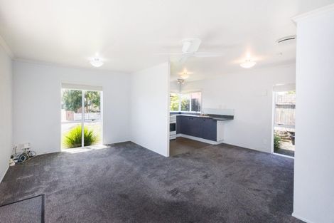 Photo of property in 4 Coromandel Court, Roslyn, Palmerston North, 4414