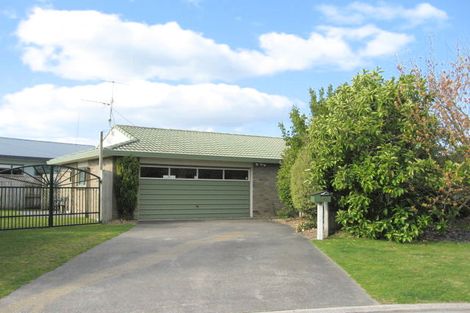 Photo of property in 15 Checketts Place, Papamoa Beach, Papamoa, 3118