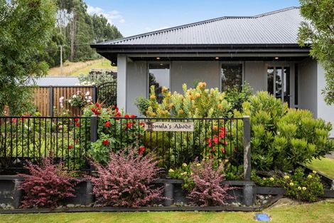Photo of property in 3 Trudi Place, Green Island, Dunedin, 9018