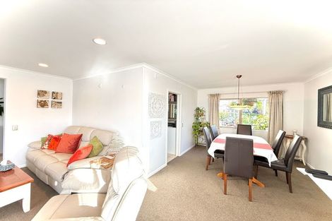 Photo of property in 40 Thornbury Crescent, East Tamaki Heights, Auckland, 2016