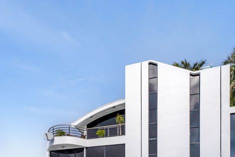 Photo of property in 5 Weston Street, Moturoa, New Plymouth, 4310