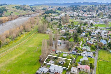 Photo of property in 7 Guy Street, Waipawa, 4210