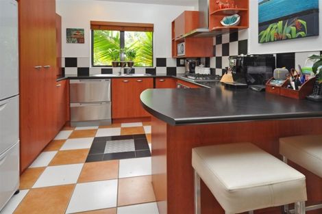 Photo of property in 1/10 Marina Road, Torbay, Auckland, 0630