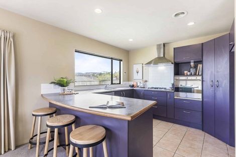 Photo of property in 16 Greenstone Place, Aotea, Porirua, 5024