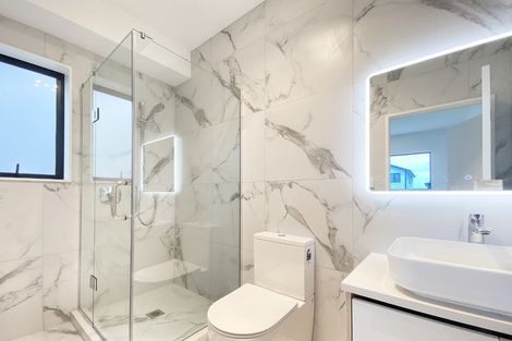 Photo of property in 3b Frontier Lane, Flat Bush, Auckland, 2019