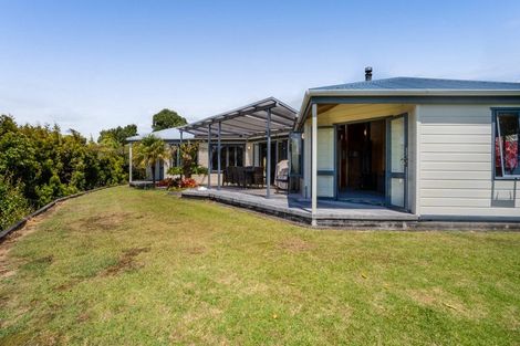 Photo of property in 125 Wairau Road, Oakura, 4314