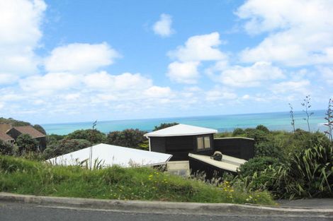 Photo of property in 39 Waitea Road, Muriwai, 0881