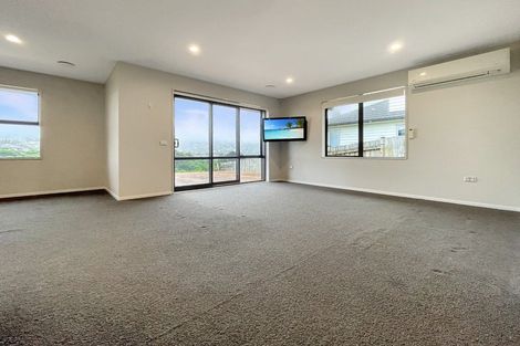 Photo of property in 40 Cresswell Place, Johnsonville, Wellington, 6037