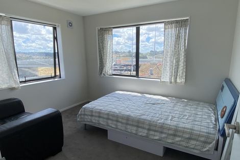Photo of property in 1 Peony Mews, Oteha, Auckland, 0632