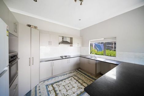 Photo of property in 20 Fairchild Avenue, Goodwood Heights, Auckland, 2105