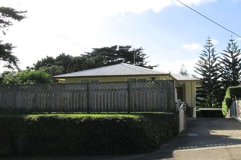 Photo of property in 33 View Road, Titahi Bay, Porirua, 5022