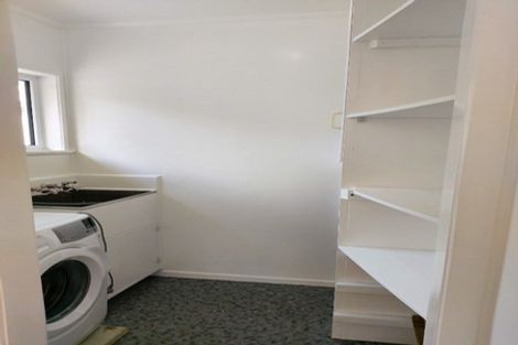 Photo of property in 11 Emirau Place, Glenfield, Auckland, 0629