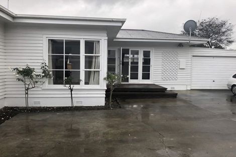 Photo of property in 15a Limbrick Street, Terrace End, Palmerston North, 4410