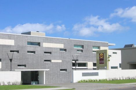 Photo of property in 2/227 Lake Terrace, Waipahihi, Taupo, 3330