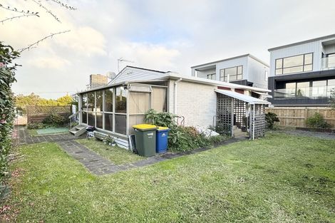 Photo of property in 1/11 Dominion Street, Takapuna, Auckland, 0622