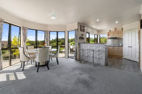 Photo of property in 36 Ewhurst Place, Goodwood Heights, Auckland, 2105