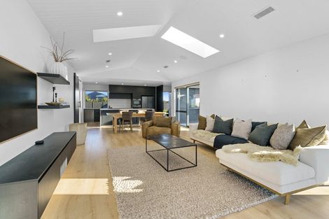 Photo of property in 83 Sunline Drive, Leamington, Cambridge, 3432