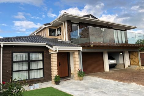 Photo of property in 126a Botany Road, Botany Downs, Auckland, 2010