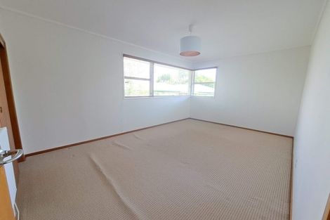 Photo of property in 5 South Pacific Place, Henderson, Auckland, 0612