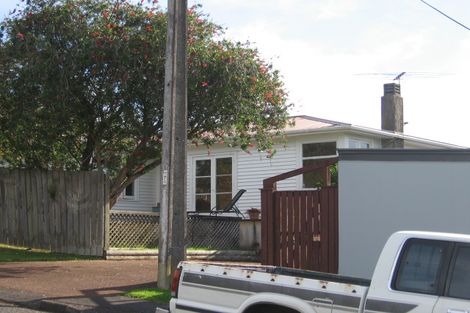 Photo of property in 22 Fairmount Road, Titirangi, Auckland, 0604