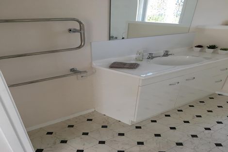 Photo of property in 34 Manson Street, Terrace End, Palmerston North, 4410