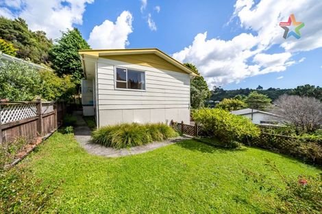 Photo of property in 11 Mokopuna Grove, Stokes Valley, Lower Hutt, 5019