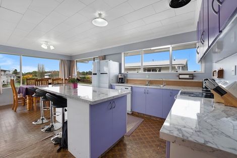 Photo of property in 15 Oberon Street, Stratford, 4332