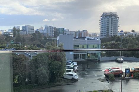 Photo of property in 205/9 Madeira Lane, Grafton, Auckland, 1023