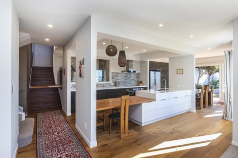 Photo of property in 2 Challenger Lane, Redcliffs, Christchurch, 8081