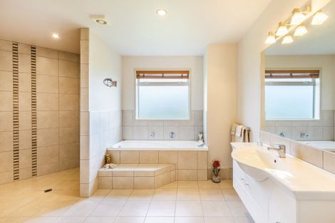 Photo of property in 19 Magnolia Rise, Waipahihi, Taupo, 3330