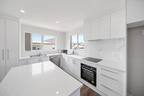 Photo of property in 22 Molesworth Place, Mangere, Auckland, 2022