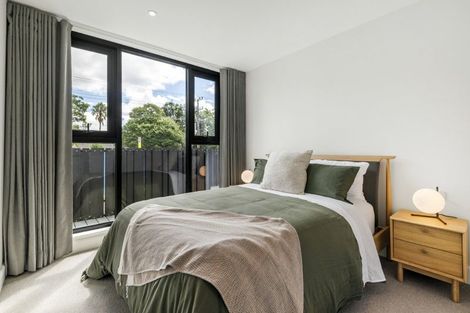 Photo of property in 1/219 Lake Road, Belmont, Auckland, 0622