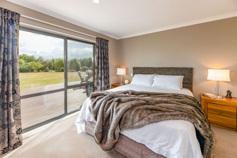 Photo of property in 16 Thorndon Close, Kirwee, Darfield, 7571