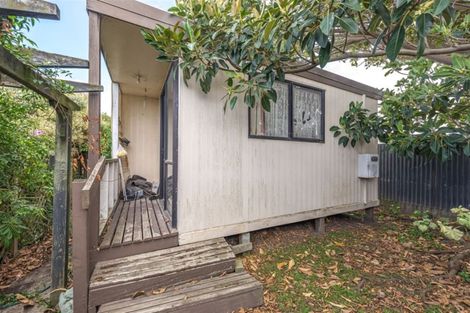 Photo of property in 10 Leamington Street, Castlecliff, Whanganui, 4501