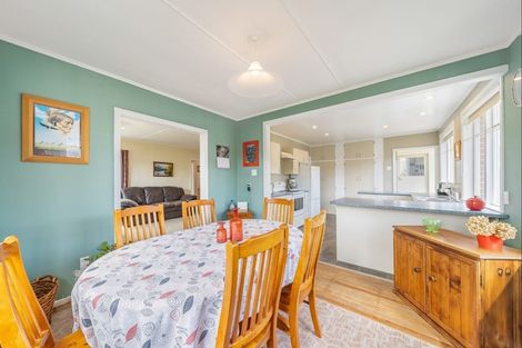 Photo of property in 130 Stokes Valley Road, Stokes Valley, Lower Hutt, 5019