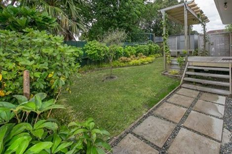 Photo of property in 4/10 Craigbank Avenue, New Lynn, Auckland, 0600
