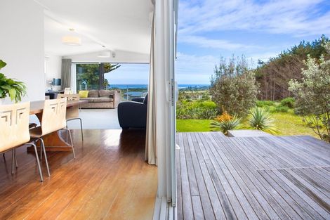 Photo of property in 311 Motutara Road, Muriwai, Waimauku, 0881