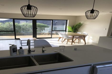 Photo of property in 35 Rutland Road, Stanley Point, Auckland, 0624