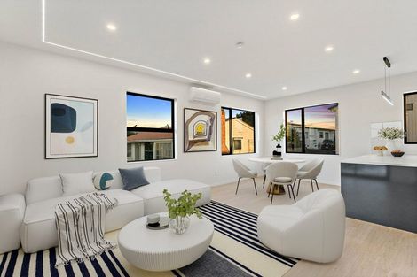 Photo of property in 3/16 Binsted Road, New Lynn, Auckland, 0600