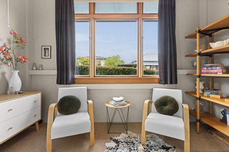 Photo of property in 12 Havelock Road, Hospital Hill, Napier, 4110