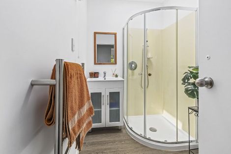 Photo of property in 1b Sandhurst Way, Crofton Downs, Wellington, 6035