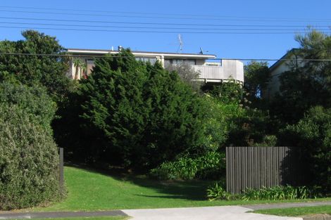 Photo of property in 14 Hughes Street, Waikanae Beach, Waikanae, 5036