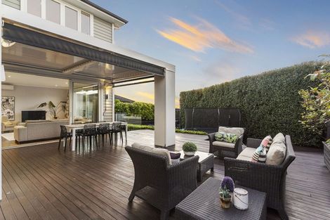 Photo of property in 8 Verley Rise, East Tamaki Heights, Auckland, 2016