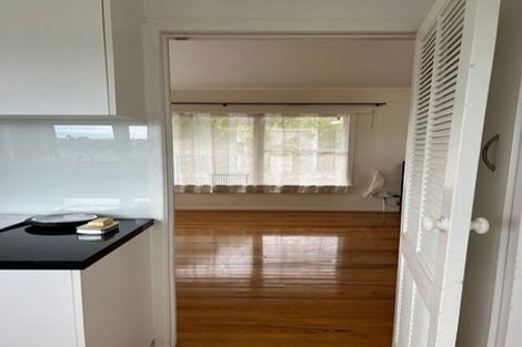 Photo of property in 2/20 Saint Peters Street, Northcote, Auckland, 0627