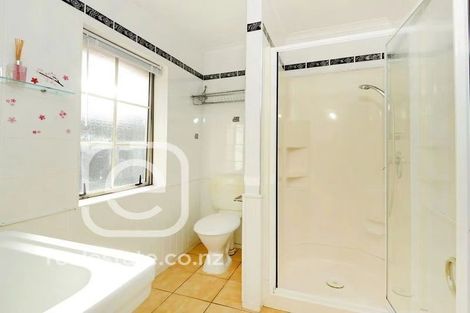 Photo of property in 8 Helen Ryburn Place, Torbay, Auckland, 0630