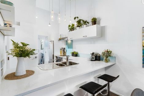 Photo of property in 2/40 James Evans Drive, Northcote, Auckland, 0627