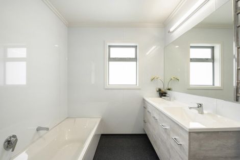 Photo of property in 22 Marina Terrace, Kinloch, Taupo, 3377