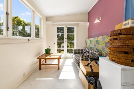 Photo of property in 17 Awaroa Road, Sunnyvale, Auckland, 0612