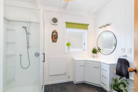 Photo of property in 38 Larchmont Grove, Totara Park, Upper Hutt, 5018